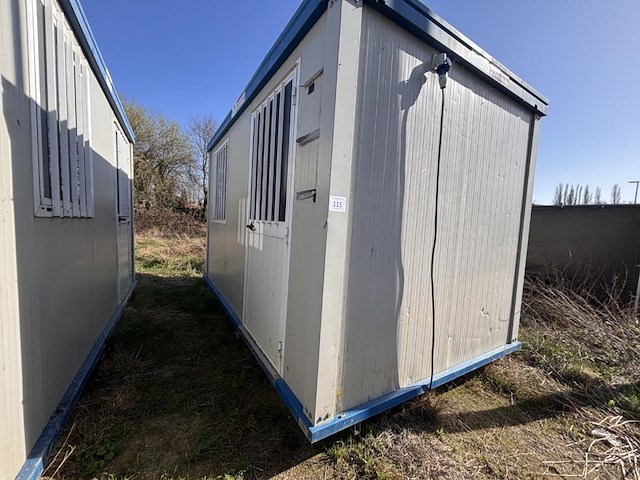 1 werfcontainer - afbeelding 1 van  4