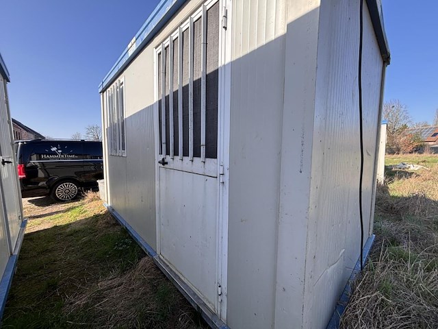 1 werfcontainer - afbeelding 1 van  2