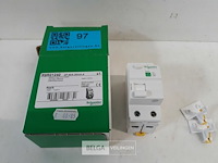 1 x aardlekschakelaar 2p 40a 30ma - afbeelding 1 van  3