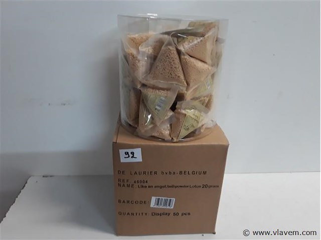 1 x badpoeder 50 x 20 gram lotus geur - afbeelding 1 van  2