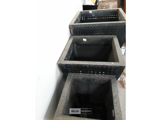 1 x bloembakken set zinc 3 stuks met roestplekken - afbeelding 3 van  3