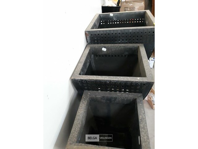 1 x bloembakken set zinc 3 stuks met roestplekken - afbeelding 3 van  3