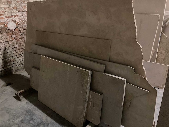 1 x bok met platen bourgondische witsteen - afbeelding 1 van  2