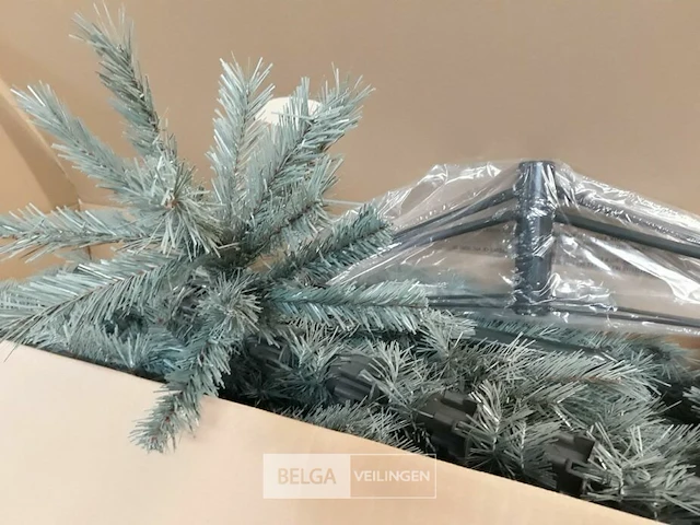 1 x kerstboom 2,1 m metalen voet zilverspar - afbeelding 3 van  3