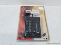 1 x numeriek toetsenbord met 2 usb poorten