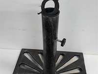 1 x parasolvoet gietijzer 25 kg 45x45 cm - afbeelding 3 van  3