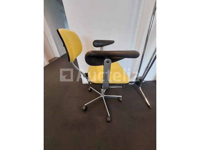 1 x vintage bureaustoelen fritz hansen kevi - design jörgen rasmussen - afbeelding 1 van  4