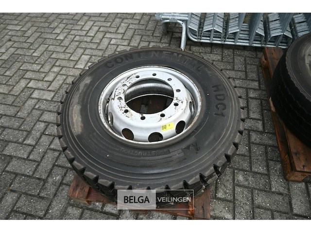 1 x vrachtwagenband + velg en 1 x vrachtwagenband - afbeelding 2 van  9