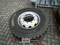 1 x vrachtwagenband + velg en 1 x vrachtwagenband - afbeelding 2 van  9