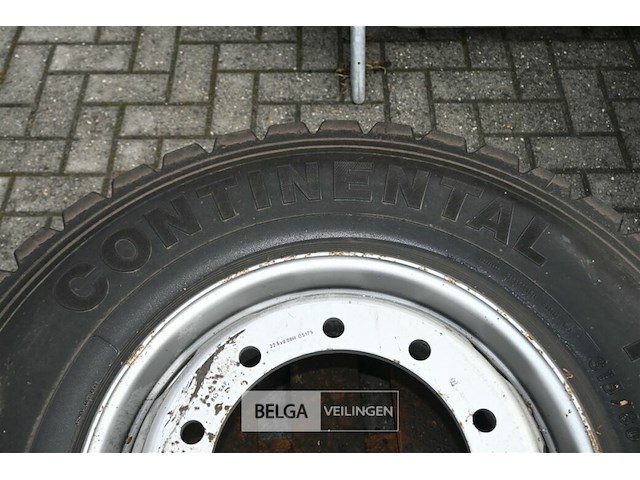 1 x vrachtwagenband + velg en 1 x vrachtwagenband - afbeelding 4 van  9