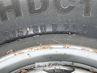 1 x vrachtwagenband + velg en 1 x vrachtwagenband - afbeelding 5 van  9