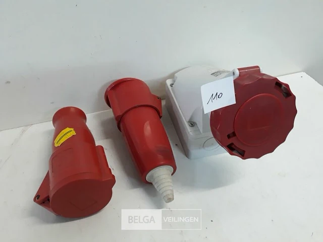 1 x wandtegenstekker + 2 x tegenstekker ce 4p 32a - afbeelding 1 van  3