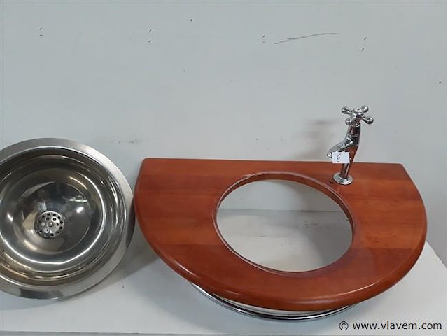 1 x wasbak inox houten blad met kraan showmodel - afbeelding 1 van  2