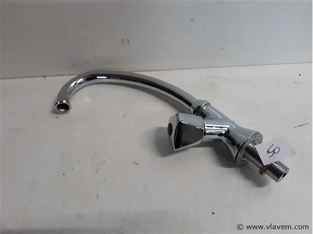 1 x wastafel kraan hoge beugel showmodel - afbeelding 1 van  2