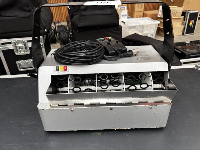 1 zeepbellenblaasmachine antari b-200 - afbeelding 1 van  8