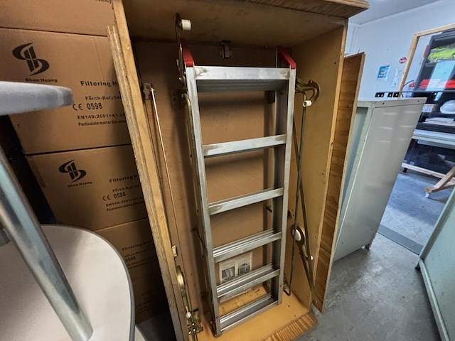 1 zoldertrap - afbeelding 1 van  4