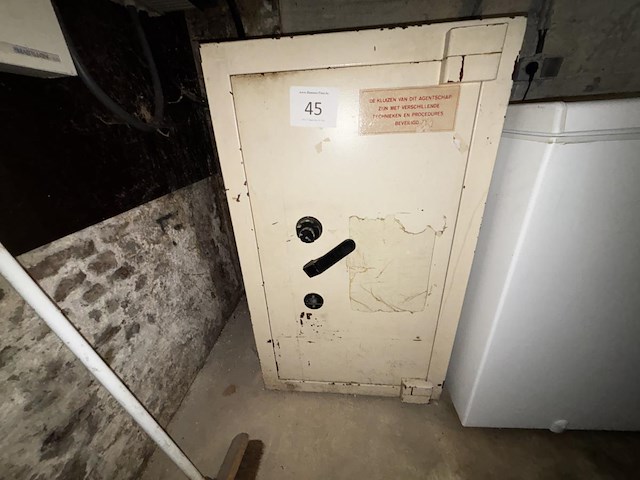 1 zwaar metalen kluis - afbeelding 1 van  3