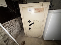 1 zwaar metalen kluis - afbeelding 1 van  3