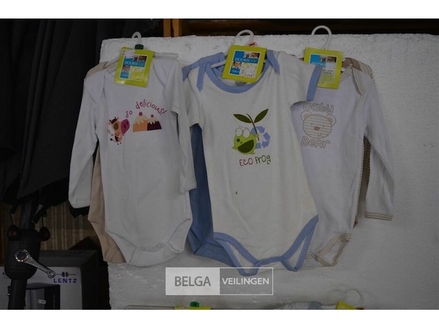 ±10 babyrompertjes div. maten - afbeelding 1 van  3