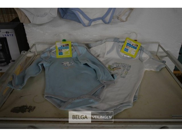 ±10 babyrompertjes div. maten - afbeelding 2 van  3