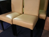 10 beige stoelen met zwarte poten - afbeelding 3 van  6