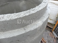 10 bezoekkamers met betonnen vloer - afbeelding 6 van  8