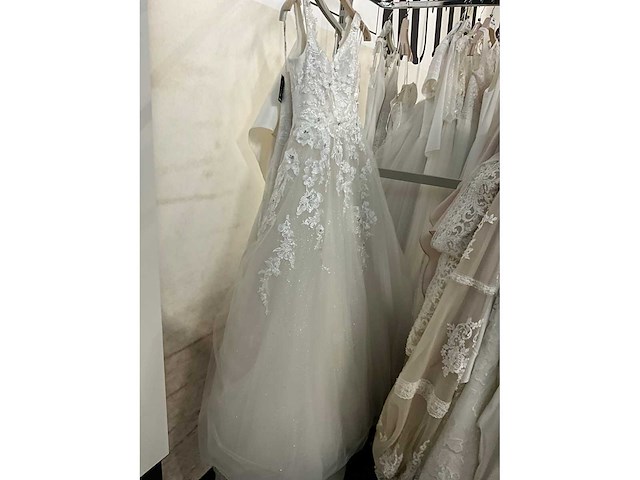 10 bruidsjurken randy fenoli bruidsjurken (totaalprijs) - afbeelding 5 van  30