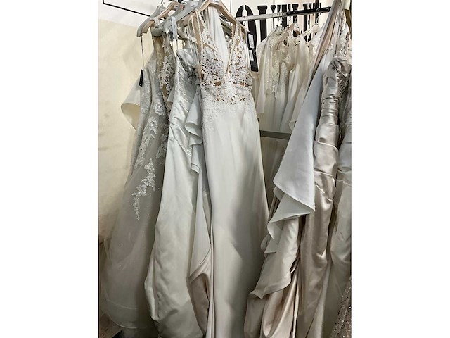 10 bruidsjurken randy fenoli bruidsjurken (totaalprijs) - afbeelding 27 van  30