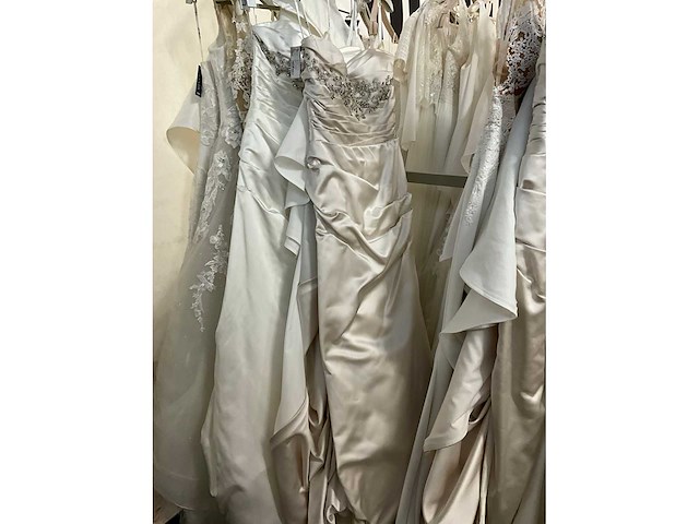 10 bruidsjurken randy fenoli bruidsjurken (totaalprijs) - afbeelding 28 van  30