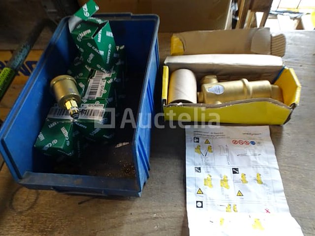 10 caleffi automatische luchtafvoeren, spirovent luchtscheider - afbeelding 1 van  7