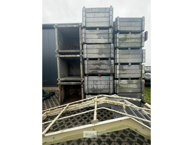 10 composieten bloembakken - afbeelding 1 van  2