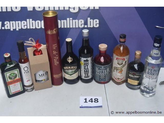 10 div flessen sterke drank, wo jagermeister - afbeelding 1 van  3