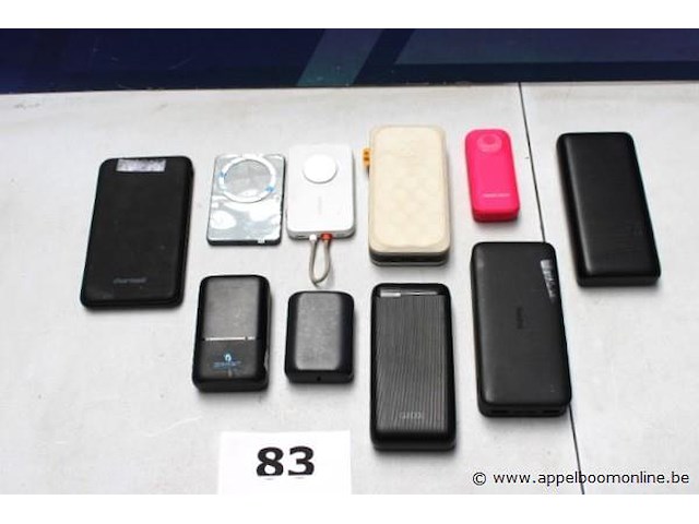 10 div powerbanks, zonder kabels, werking niet gekend - afbeelding 1 van  2