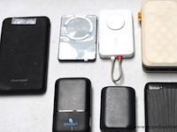 10 div powerbanks, zonder kabels, werking niet gekend - afbeelding 2 van  2