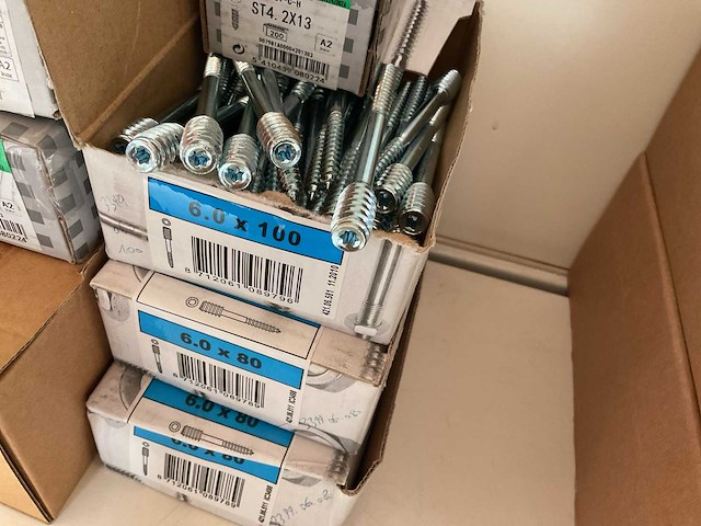 10 dozen afstandsschroeven; inox schroeven - afbeelding 1 van  4