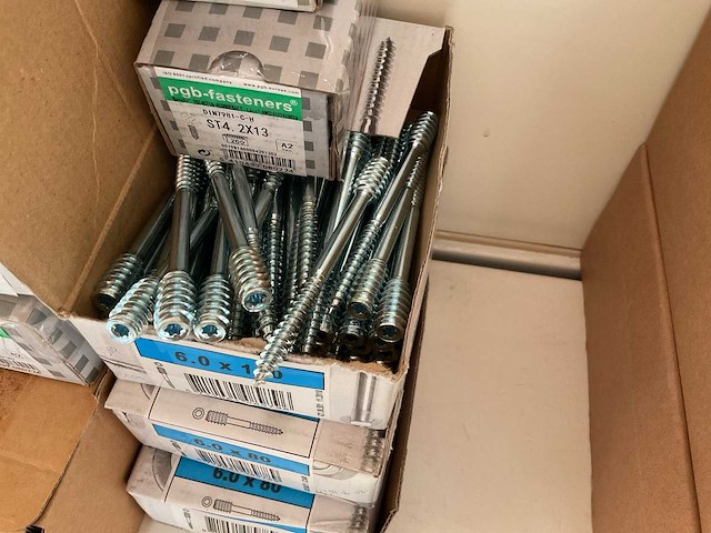 10 dozen afstandsschroeven; inox schroeven - afbeelding 2 van  4