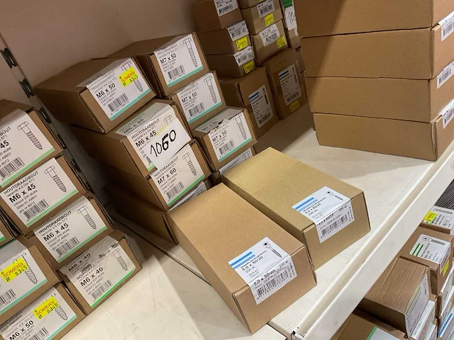 10 dozen hout bouten - afbeelding 1 van  5