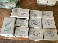 10 dozen inox schroeven en bouten - afbeelding 1 van  5