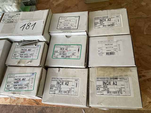 10 dozen inox schroeven en bouten - afbeelding 4 van  5