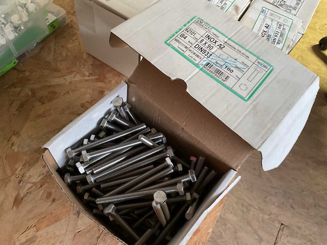 10 dozen inox schroeven en bouten - afbeelding 5 van  5