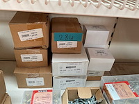 10 dozen pluggen - afbeelding 1 van  6