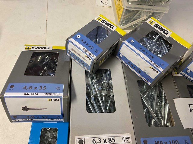 10 dozen schroeven bouten en bolmoeren - afbeelding 3 van  6