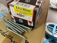 10 dozen schroeven en 4 rollen bandijzer - afbeelding 3 van  4