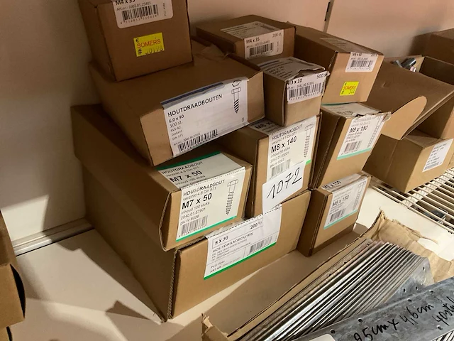 10 dozen schroeven en 40 houtverbindingen - afbeelding 6 van  6
