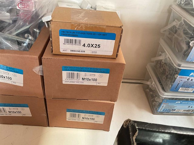 10 dozen zeskantbouten; schroeven - afbeelding 3 van  8