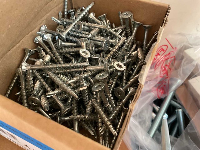 10 dozen zeskantbouten; schroeven - afbeelding 5 van  8