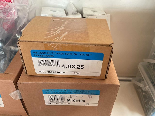 10 dozen zeskantbouten; schroeven - afbeelding 7 van  8