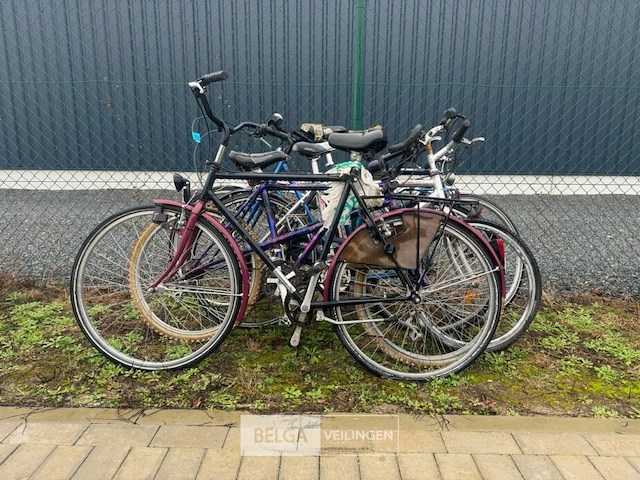 10 fietsen - afbeelding 1 van  4