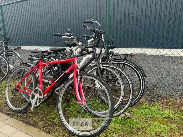 10 fietsen - afbeelding 4 van  4