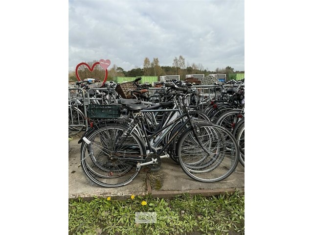 10 fietsen - afbeelding 1 van  1